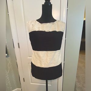 Navy & cream Ann Taylor size Medium. Like new EUC Smoke free home
